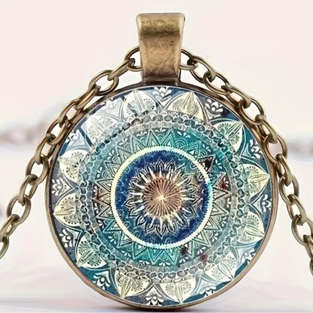 🔥NEW🔥 1pc Vintage Bronze Color Pendant Necklace  -